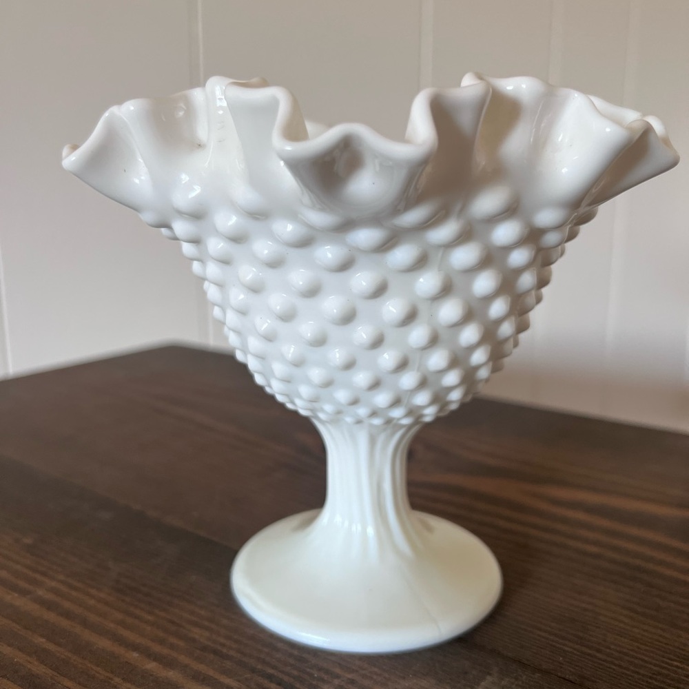 Fenton Milkglass Hobnail Vase - Picture 1 of 4